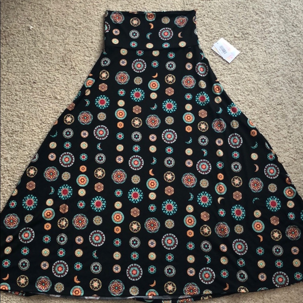 XS LulaRoe Maxi Skirt Black with Medallion Print